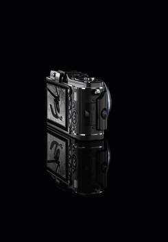 E-P3_extreme-left_black_on_black_XL_rdax_245x353.jpg E-P3_extreme-left_black_on_black_XL_rdax_245x353.jpg