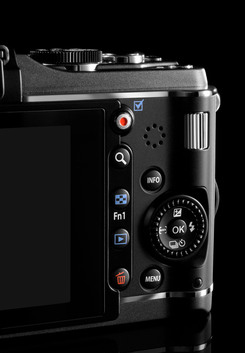 E-P3_back_black_on_black_details_right2_XL_rdax_265x353.jpg E-P3_back_black_on_black_details_right2_XL_rdax_265x353.jpg